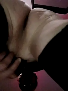 Olivassl22 online show from April 2026 06:47:01 PM