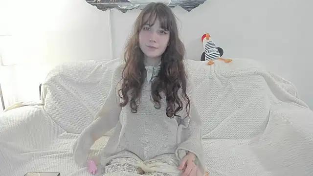 Snapshot of Moni_mira chatting on December 2025 05:18:02 PM Moni mira online show from December 2025 05:18:02 PM