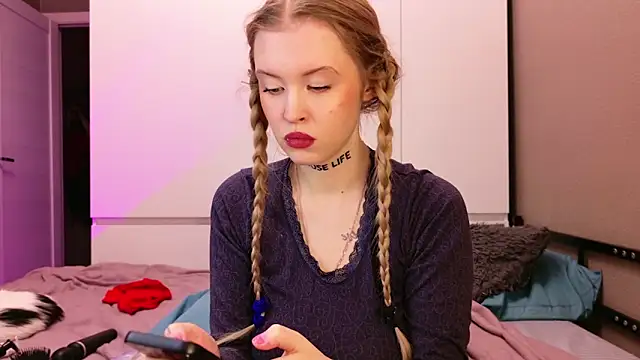 Snapshot of candy_kattee chatting on December 2025 08:48:01 PM candy kattee online show from December 2025 08:48:01 PM