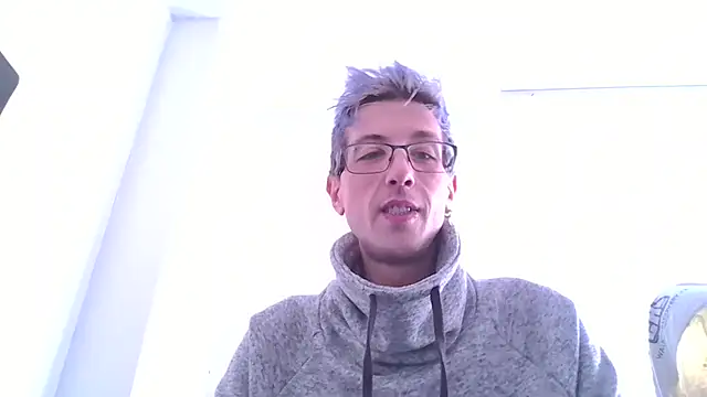 Snapshot of AskAveryAnything chatting on December 2025 08:22:02 PM AskAveryAnything online show from December 2025 08:22:02 PM