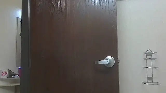 Snapshot of AskAveryAnything chatting on February 2026 06:46:02 AM AskAveryAnything online show from February 2026 06:46:02 AM