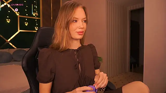 MollyyMayy online show from February 2026 03:23:02 PM