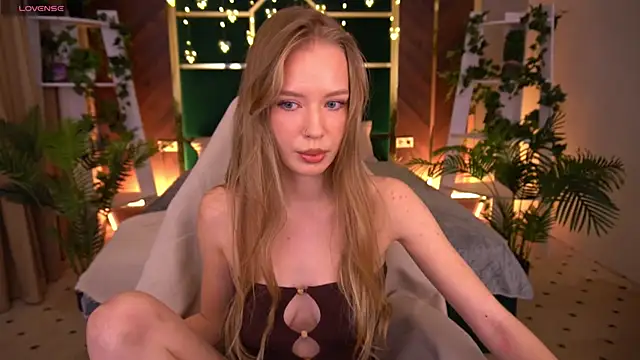 MollyyMayy online show from February 2026 03:44:01 PM