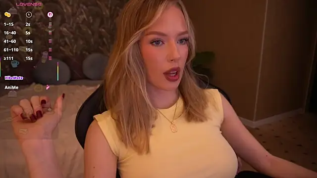 MollyyMayy online show from May 2026 04:39:01 PM