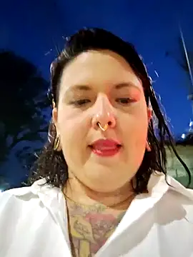 Divine Pouvoir online show from April 2026 11:33:02 PM