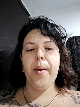 Divine Pouvoir online show from April 2026 11:11:01 AM