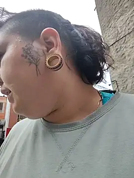 Divine Pouvoir online show from February 2026 08:08:02 PM