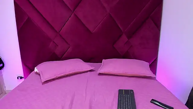 Lilicopper    online show from August 2026 10:03:01 PM