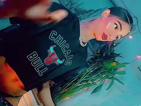 agathaferrer3 online show from April 2026 12:23:01 PM