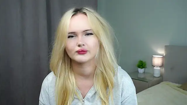 Snapshot of JuanaMessel chatting on December 2025 07:25:02 AM JuanaMessel online show from December 2025 07:25:02 AM