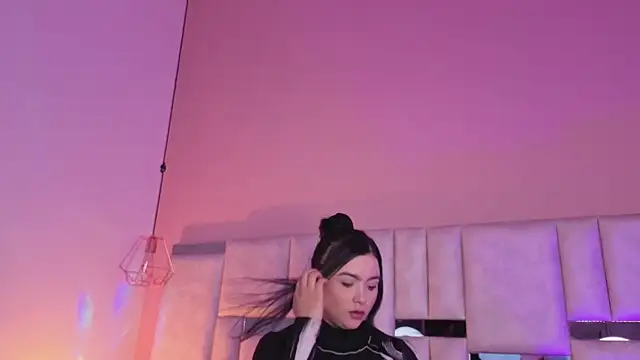 kylie river online show from May 2026 11:50:01 AM