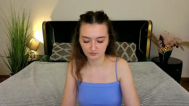 CyrenaLuxe online show from May 2026 07:33:02 PM