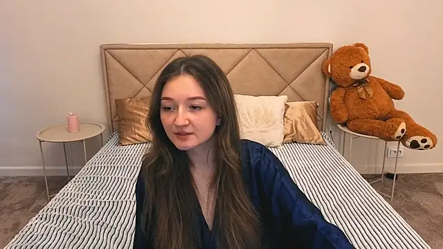 Snapshot of CyrenaLuxe chatting on April 2026 02:36:02 PM CyrenaLuxe online show from April 2026 02:36:02 PM