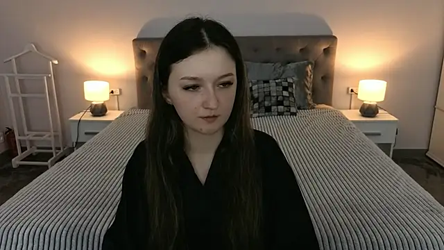 Snapshot of CyrenaLuxe chatting on April 2026 07:59:01 PM CyrenaLuxe online show from April 2026 07:59:01 PM