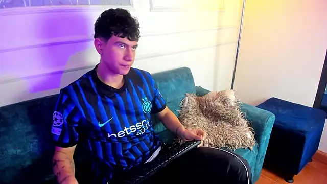 Snapshot of Criss_Adams chatting on February 2026 12:05:02 PM Criss Adams online show from February 2026 12:05:02 PM