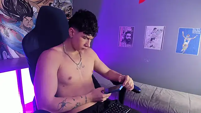 Snapshot of Criss_Adams chatting on January 2026 01:53:02 AM Criss Adams online show from January 2026 01:53:02 AM