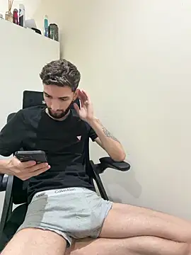 Juliann69Ramiro online show from February 2026 09:26:02 PM