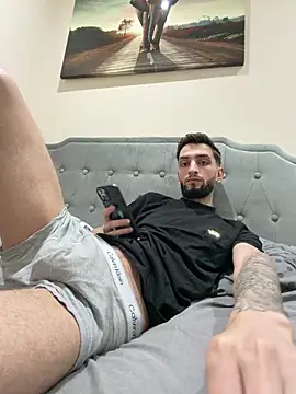 Juliann69Ramiro online show from February 2026 09:34:01 PM