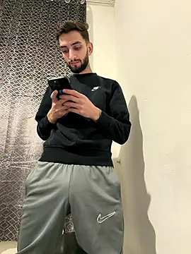 Juliann69Ramiro online show from January 2026 03:18:01 PM