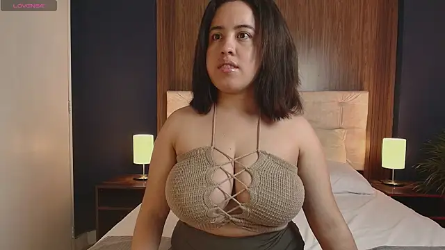 Missnia online show from May 2026 03:04:02 PM