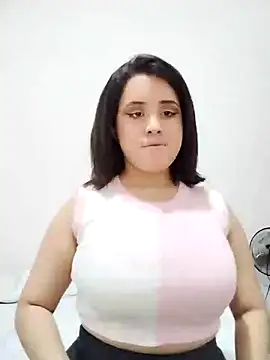Missnia online show from April 2026 01:12:02 PM