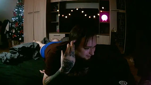 Snapshot of punksshow chatting on December 2025 03:17:01 PM punksshow online show from December 2025 03:17:01 PM