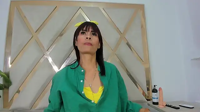 Selenaasm online show from January 2026 09:10:01 PM