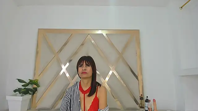 Selenaasm online show from February 2026 08:41:01 PM