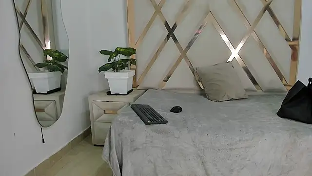 Selenaasm online show from February 2026 09:15:01 PM