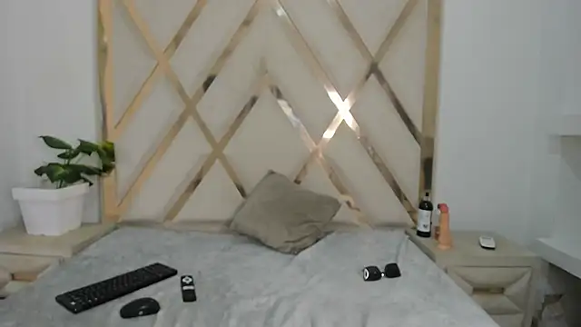 Selenaasm online show from February 2026 08:48:02 PM