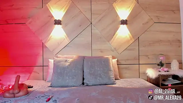 sussan fox  online show from March 2026 07:48:02 PM