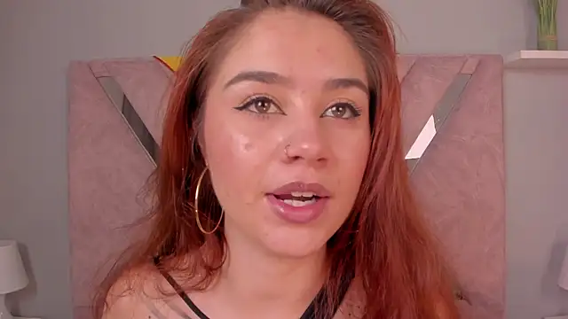 Snapshot of Amelia_Saenz_ chatting on June 2026 07:20:01 PM Amelia Saenz online show from June 2026 07:20:01 PM