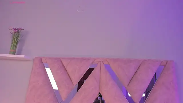 Amelia Saenz  online show from March 2026 08:03:01 PM