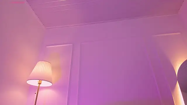 Amelia Saenz  online show from January 2026 01:00:02 AM