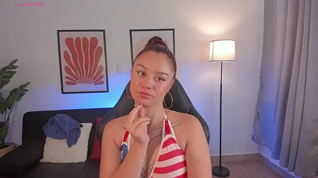Snapshot of Amelia_Saenz_ chatting on July 2026 01:26:02 PM Amelia Saenz online show from July 2026 01:26:02 PM