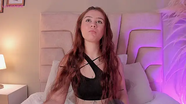 Amelia Saenz  online show from February 2026 07:38:01 PM