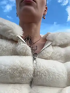 dein traumchen online show from February 2026 03:00:02 PM