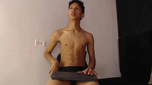 SmoothAlpha  online show from February 2026 02:50:02 PM