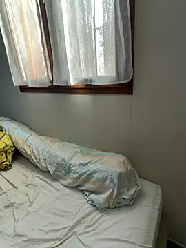 Snapshot of CoquineCharmeuse chatting on February 2026 01:07:02 PM CoquineCharmeuse online show from February 2026 01:07:02 PM