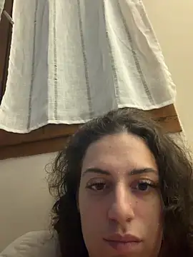 Snapshot of CoquineCharmeuse chatting on February 2026 01:13:01 AM CoquineCharmeuse online show from February 2026 01:13:01 AM