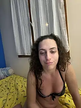 Snapshot of CoquineCharmeuse chatting on February 2026 10:52:02 PM CoquineCharmeuse online show from February 2026 10:52:02 PM