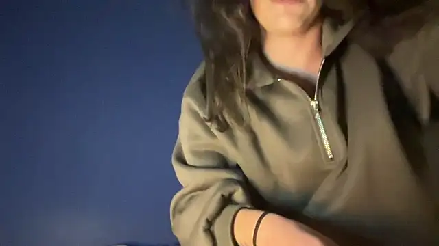 Snapshot of CoquineCharmeuse chatting on December 2025 03:00:02 AM CoquineCharmeuse online show from December 2025 03:00:02 AM