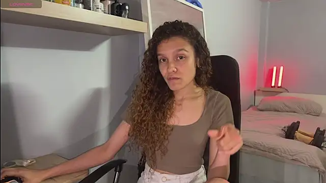 Sunshineegirll online show from March 2026 08:18:01 PM