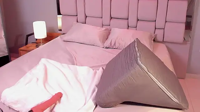 Belanny online show from March 2026 04:09:02 AM