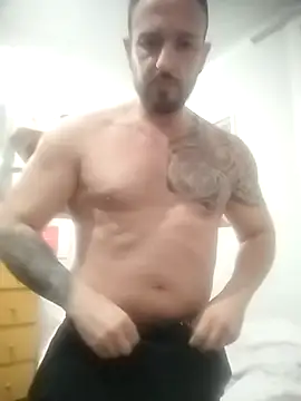 Snapshot of Tonybp84 chatting on December 2025 03:33:02 AM Tonybp84 online show from December 2025 03:33:02 AM