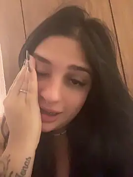 Snapshot of pudizinhaa_ chatting on June 2026 05:35:02 PM pudizinhaa online show from June 2026 05:35:02 PM