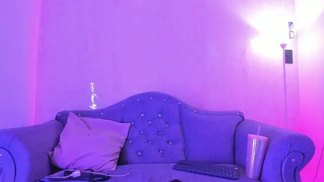 Snapshot of Taniandmarkos chatting on December 2025 09:42:01 PM Taniandmarkos online show from December 2025 09:42:01 PM