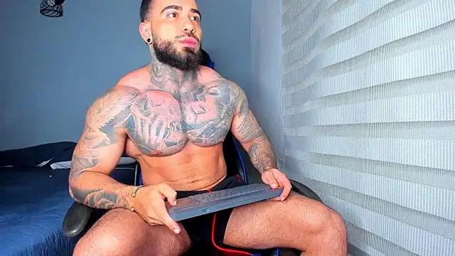 Snapshot of josemanufit chatting on December 2025 04:51:02 AM josemanufit online show from December 2025 04:51:02 AM