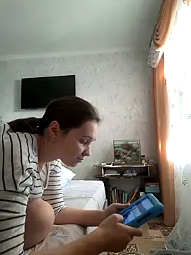 Snapshot of Loryzia chatting on December 2025 11:58:01 AM Loryzia online show from December 2025 11:58:01 AM