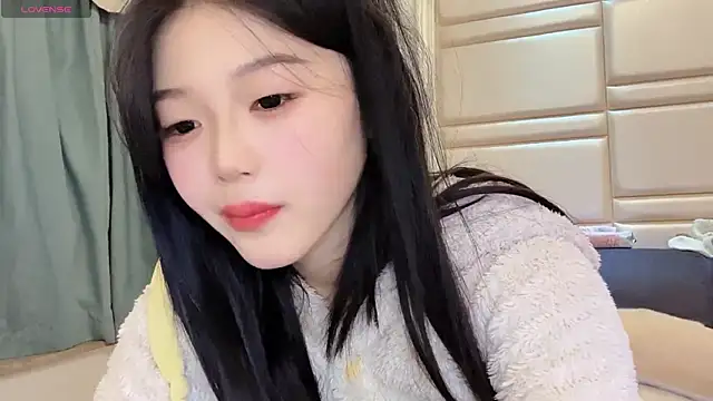 xiaoxia999 online show from February 2026 01:09:01 PM